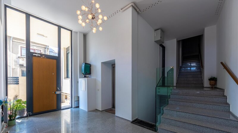 Banu Manta, parter inalt 5 camere, 156 mp nou