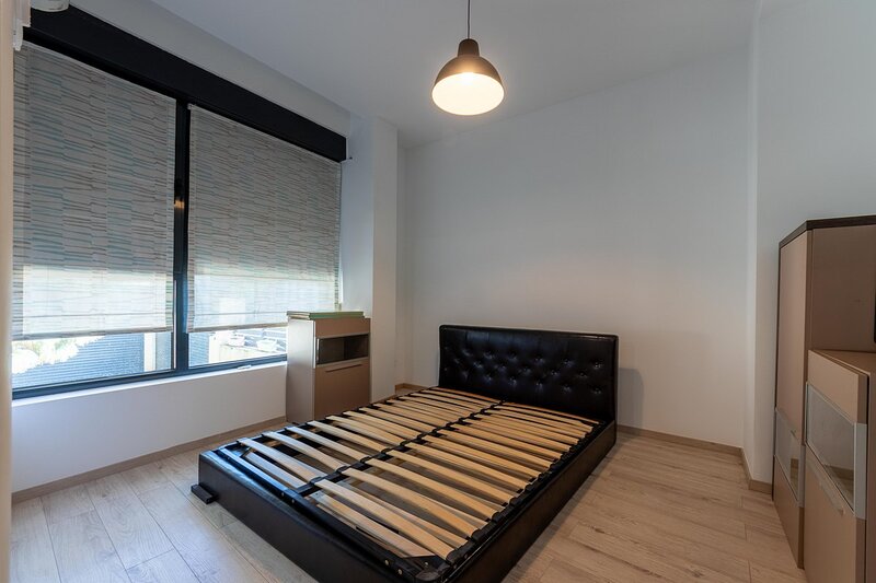 Banu Manta, parter inalt 5 camere, 156 mp nou